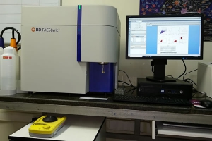 مجهز شدن آزمایشگاه مرکز تحقیقات پژوهشگاه ابن‌سینا به دستگاه فلوسایتومتری جدید و قدرتمند BD FACSLyric